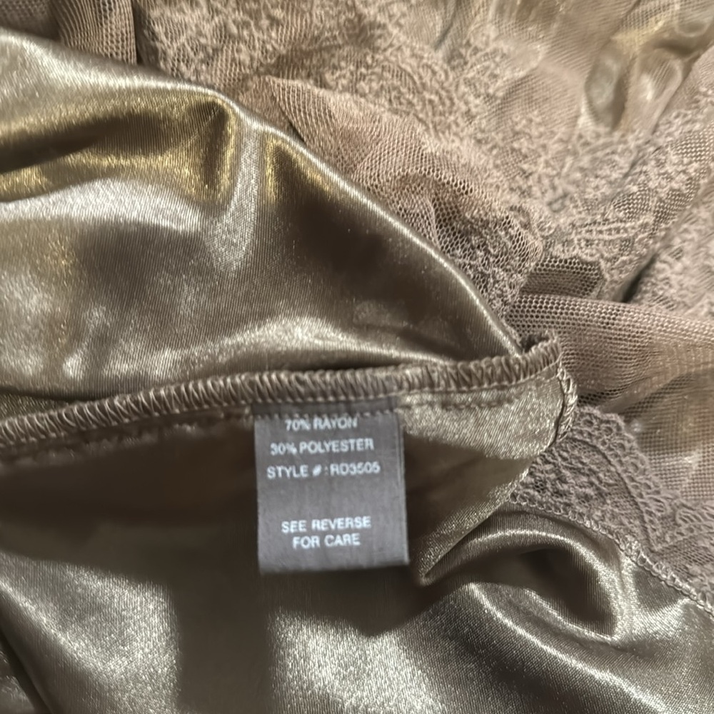 RYU new with tags summer dress size m. Short with sheer embroidered overlay - Picture 10 of 10